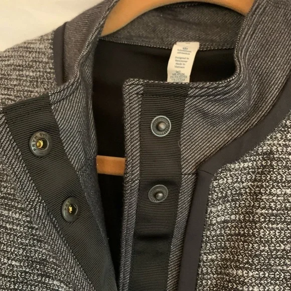 Lululemon jacket - Picture 3 of 8